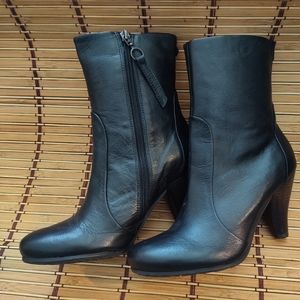 Biviel leather ankle heeled boots. Size 38 nwob.